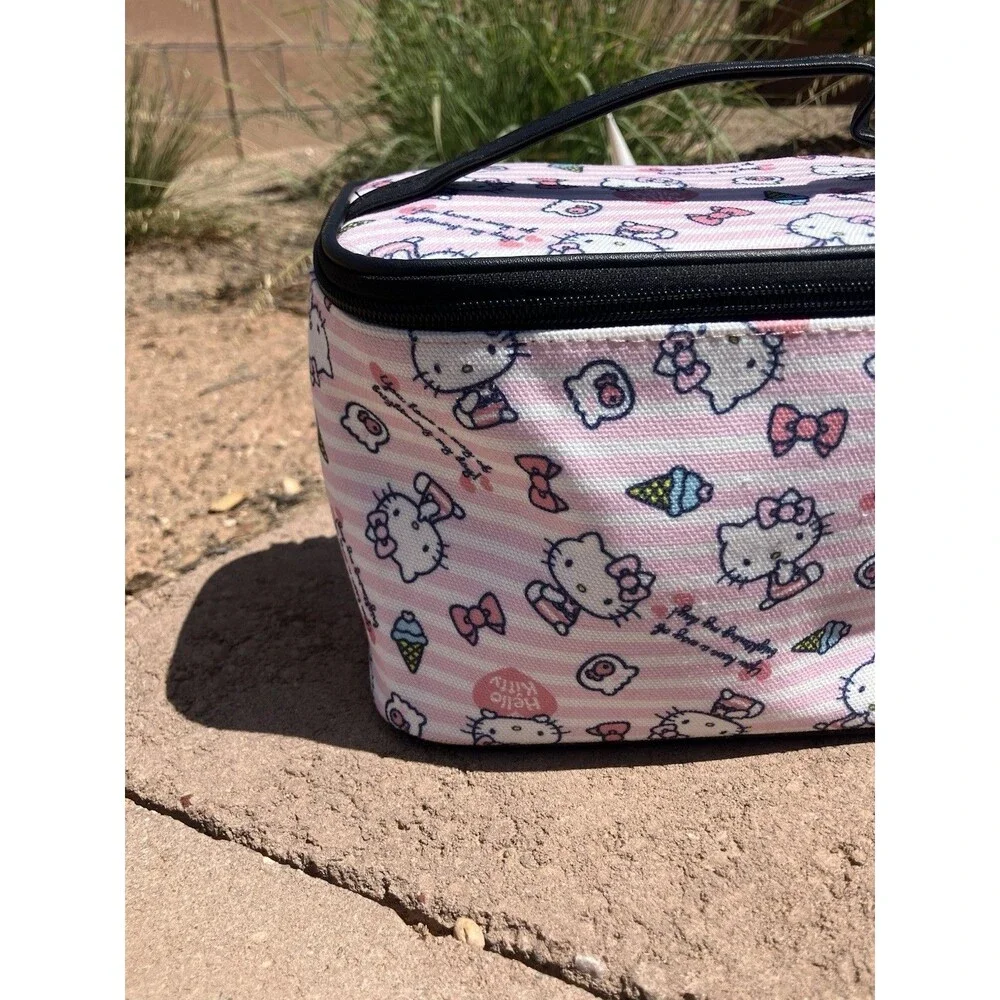 NWT Sanrio Hello Kitty Ice Cream Cupcake Cosmetic Train Case Travel 8” 2 Charms